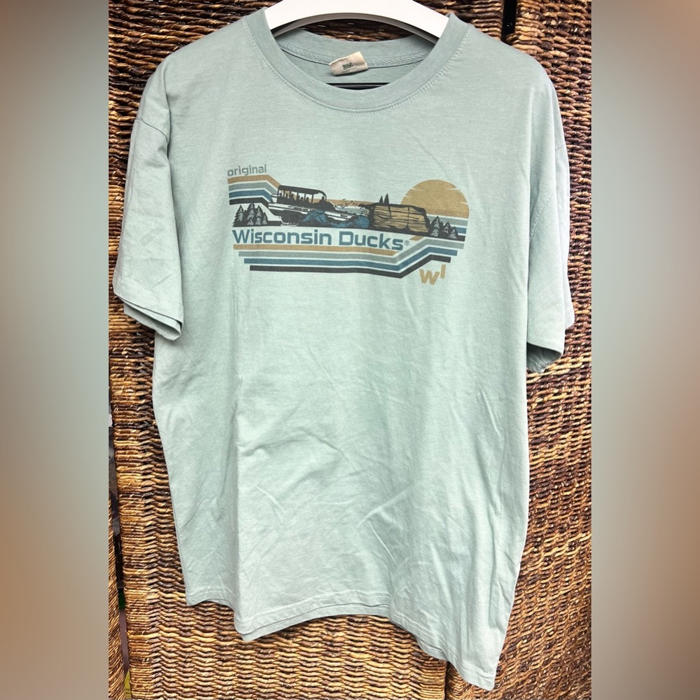 Wisconsin Ducks Graphic T-Shirt‎ - Light Green, MV sport Brand-XLarge